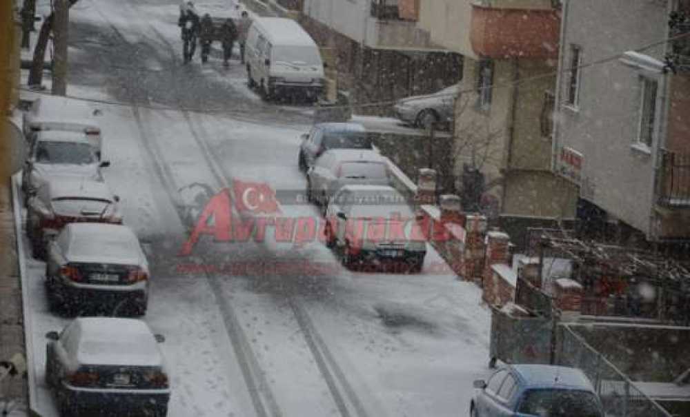 Kar Bir Vardı Bir Yoktu