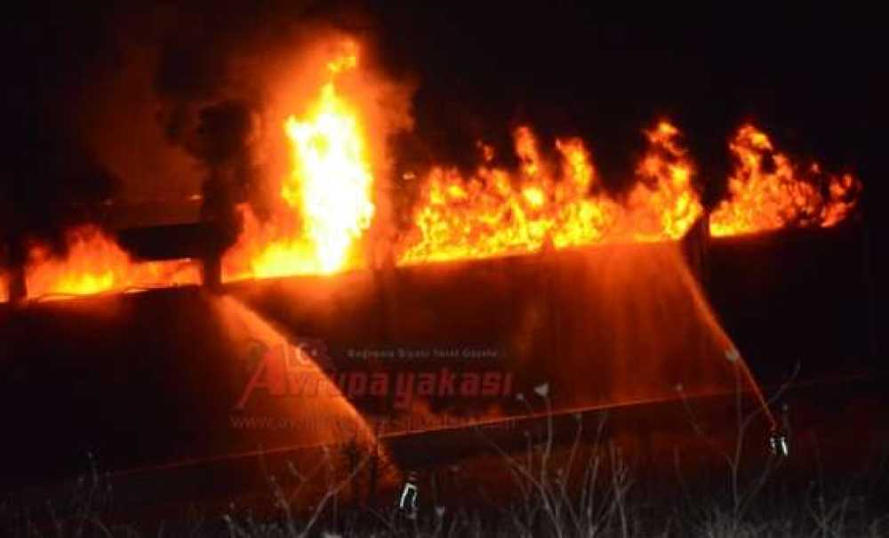 Alevler Geceyi Gündüze Çevirdi