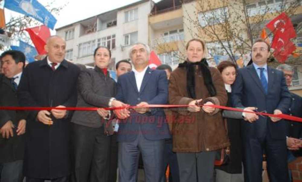 Ak Parti'den Miting Gibi Seçim Bürosu Açılışı