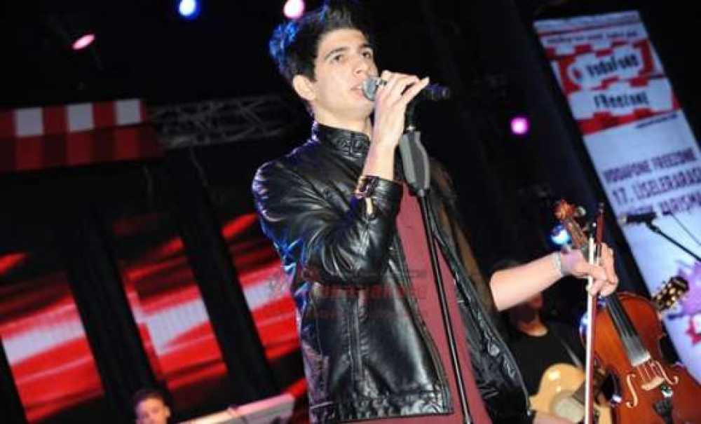 Çorlulu Liseliler Müzik Yarışmasında Sahne Aldı