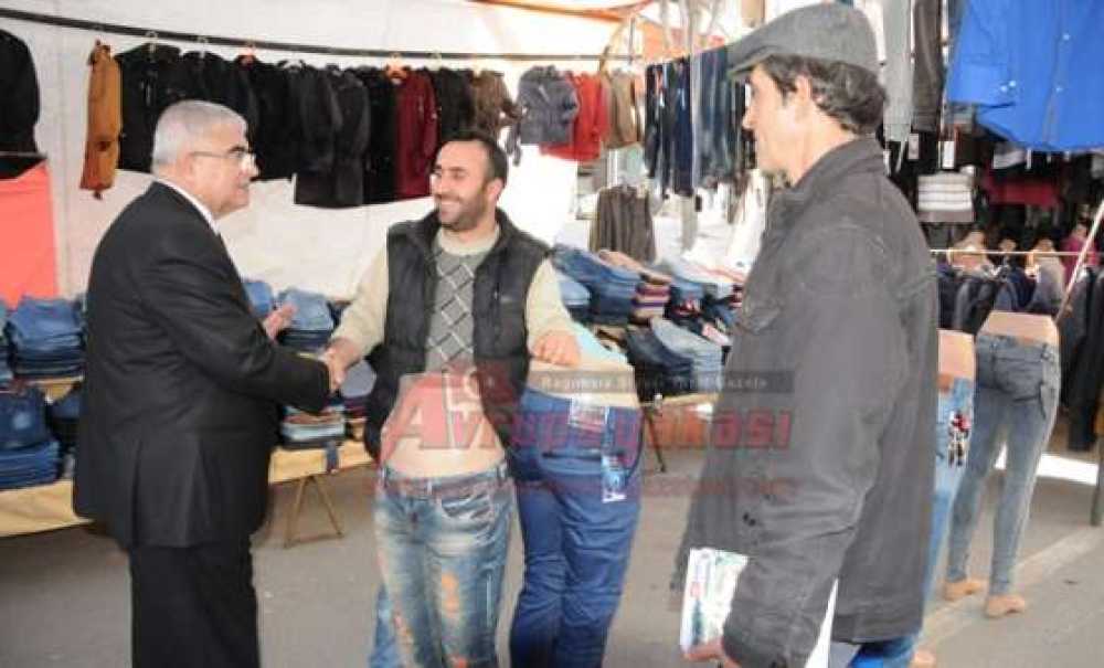 Başkan Baysan Semt Pazarında Esnaf Ve Vatandaşlarla Buluştu