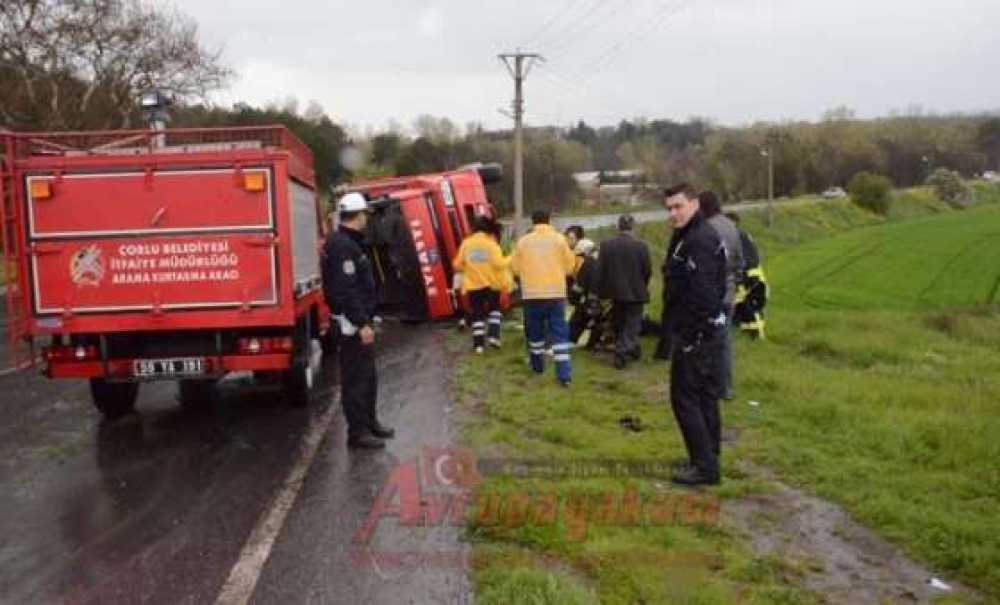 İtfaiye Aracı Devrildi: 3 Yaralı