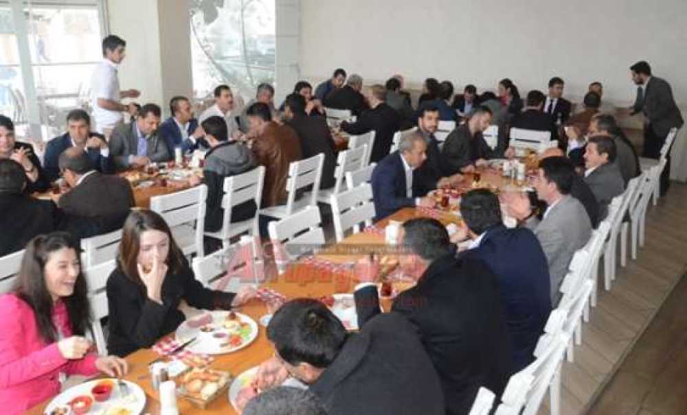 Vanlı İşadamları Ve Müteşebbislerden Özlem Yemişçi'ye Tam Destek