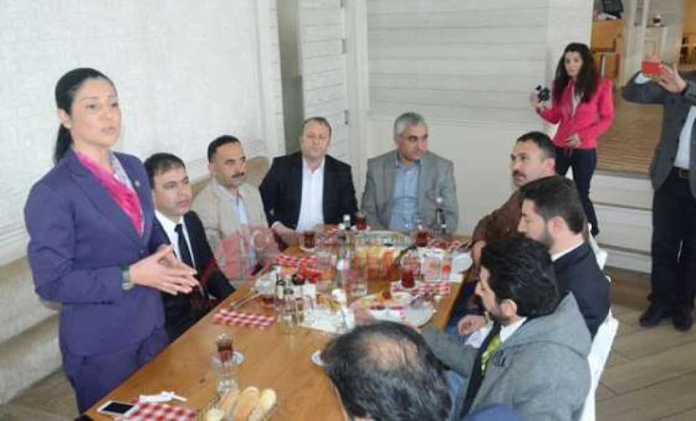 Vanlı İşadamları Ve Müteşebbislerden Özlem Yemişçi'ye Tam Destek