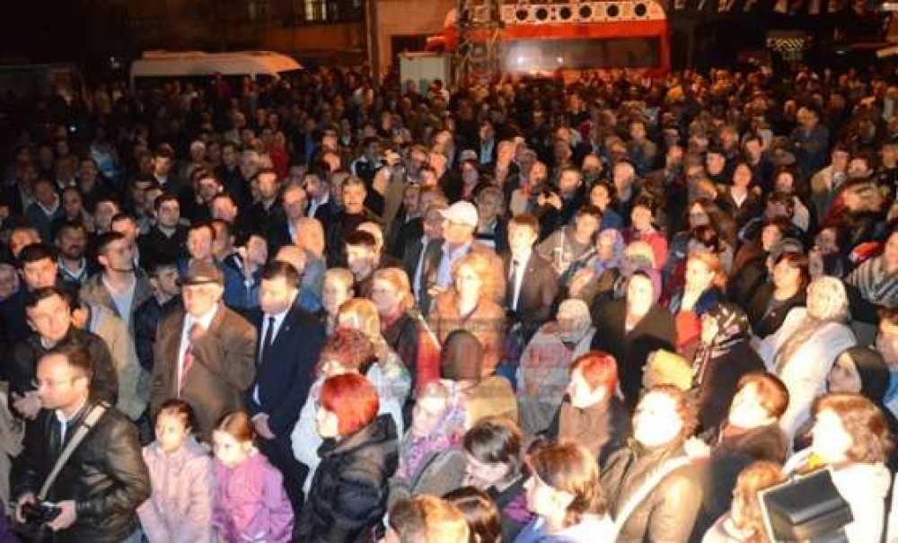 Başkan Baysan Ve Chp`lilerden Havuzlar Mahallesine Çıkarma