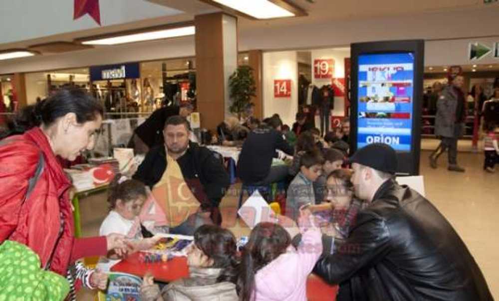 Vali Şenol Engin İlkokulu`ndan Kum Boyama Şenliği