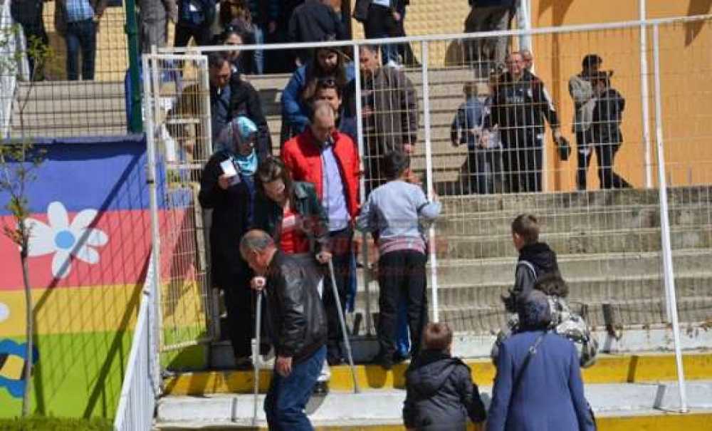 Güneşli Ve Güzel Bir Havada Seçim Atmosferi