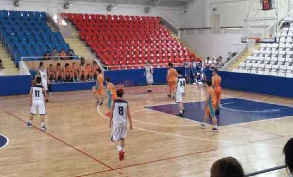 Çorlu Belediyesi`nin Küçük Erkekleri Marmara Bölge Şampiyonu Oldu