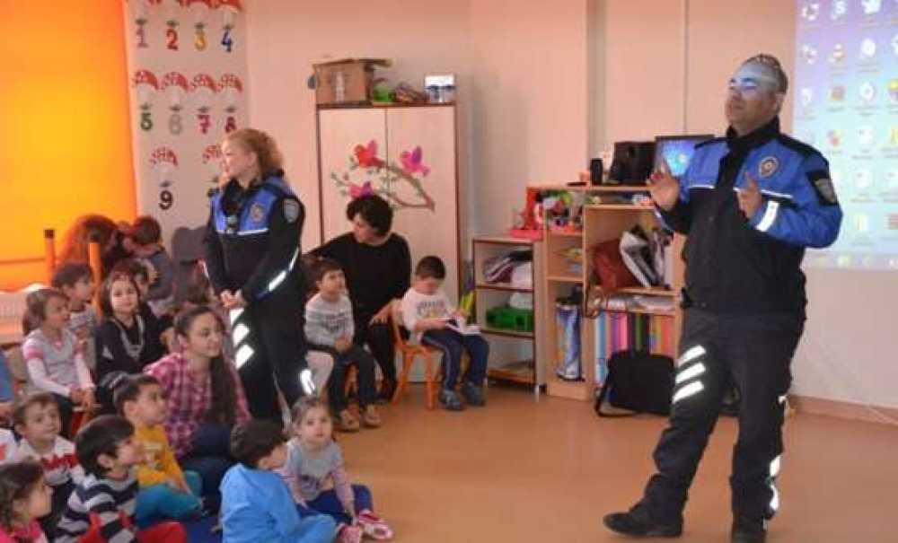 Toplum Destekli Polisler Miniklerle Buluştu