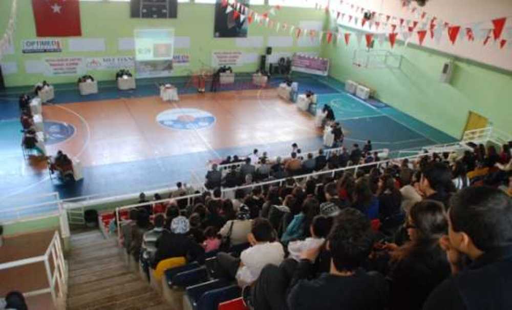 Liseler Arası Bilgi Yarışmasının Kazananı Anadolu Sağlık Meslek Lisesi Oldu