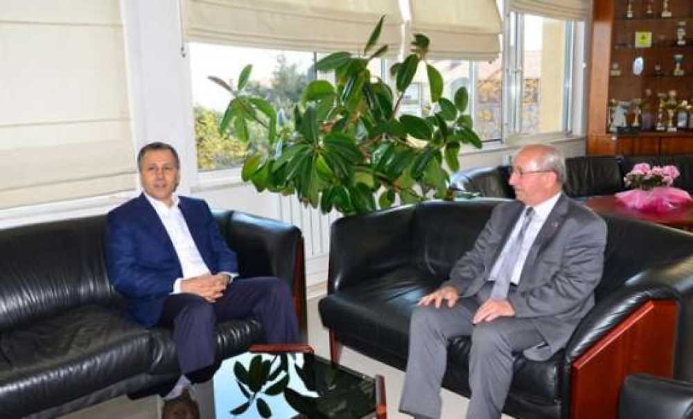 Vali Yerlikaya`dan Büyükşehir Başkanı Albayrak`a Ziyaret
