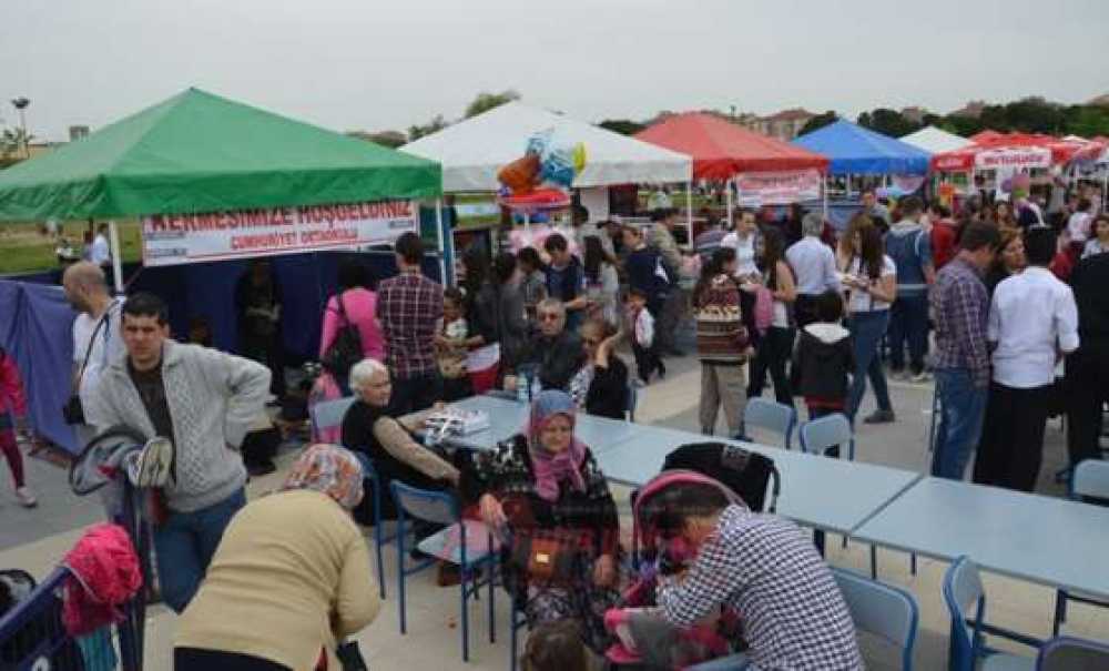 Okul Aile Birliklerinden Stant