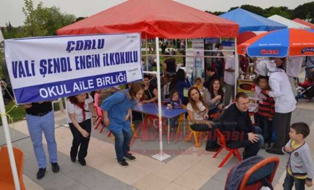 Okul Aile Birliklerinden Stant