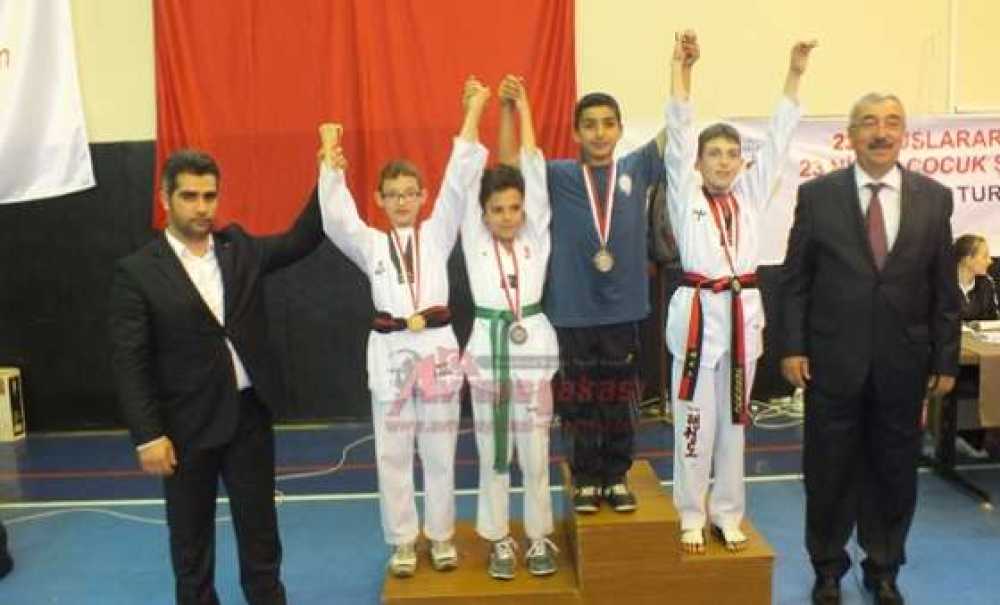 Dorukspor Madalyaları Topladı