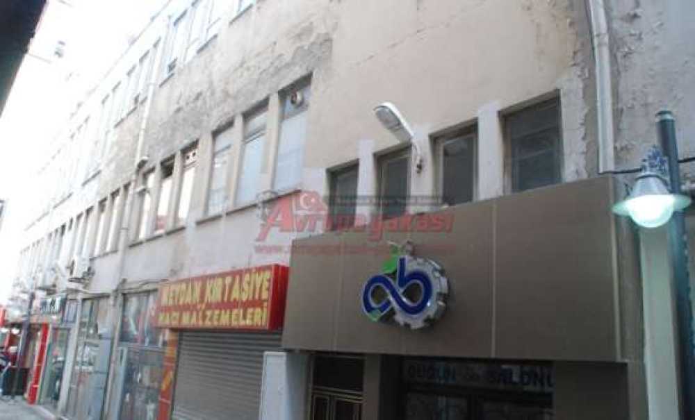 Bu Binaya Tadilat Lazım