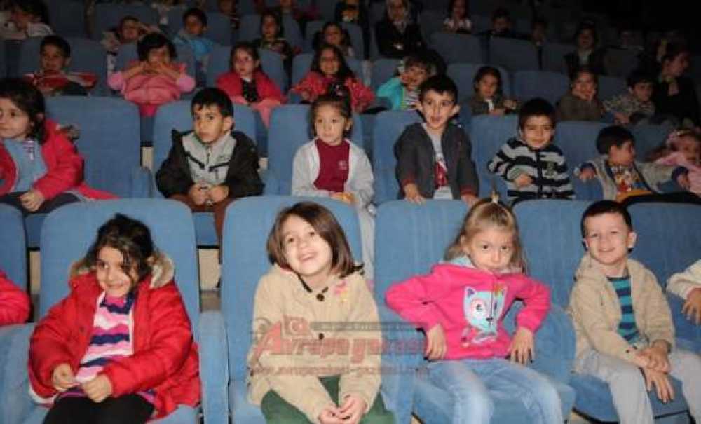 Çocuklar Barış Ve Sevgi Ile Buluştu