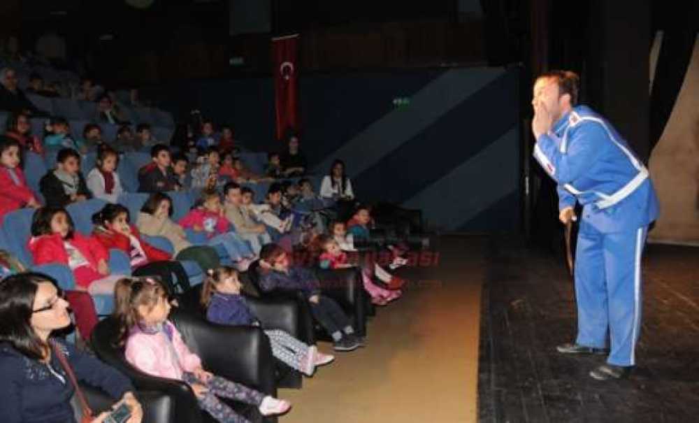 Çocuklar Barış Ve Sevgi Ile Buluştu