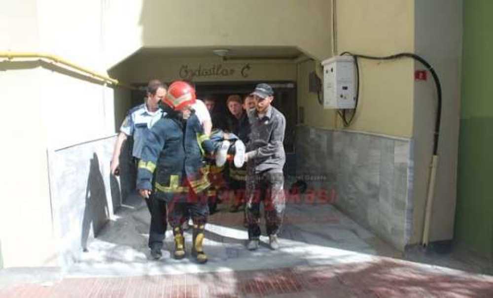 İskelede Mahsur Kalan İşçiyi İtfaiye Kurtardı