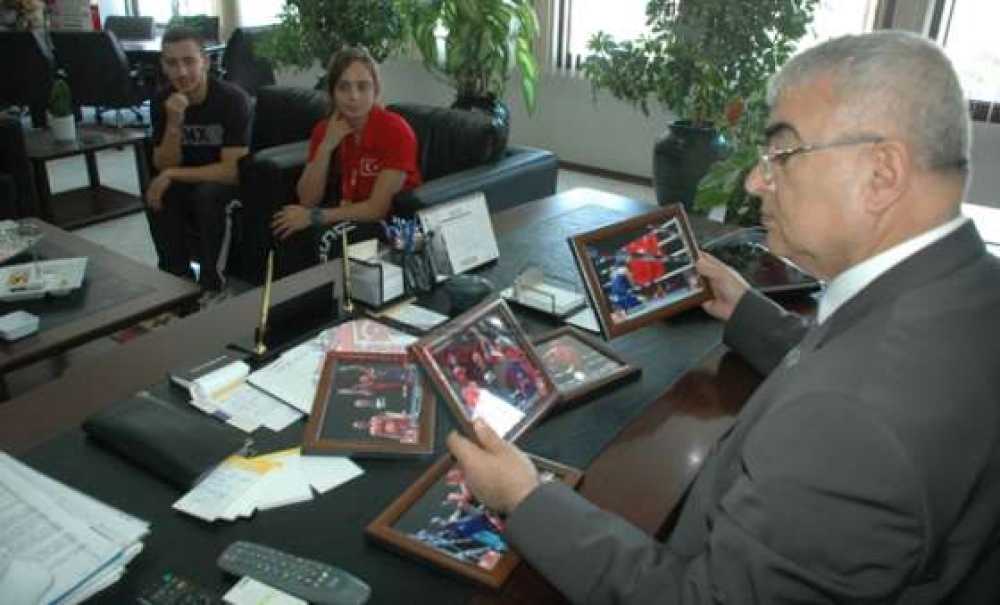 Dünya Şampiyonu Sporcudan Başkan Baysan`a Ziyaret