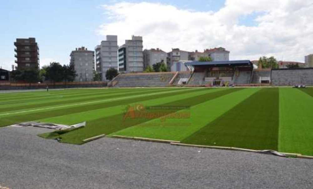 General Basri Saran Stadyumu Suni Çim Oldu