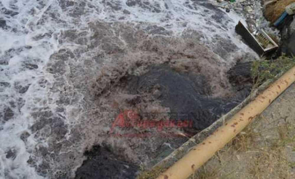 Dere Siyah Akmaya Devam Ediyor