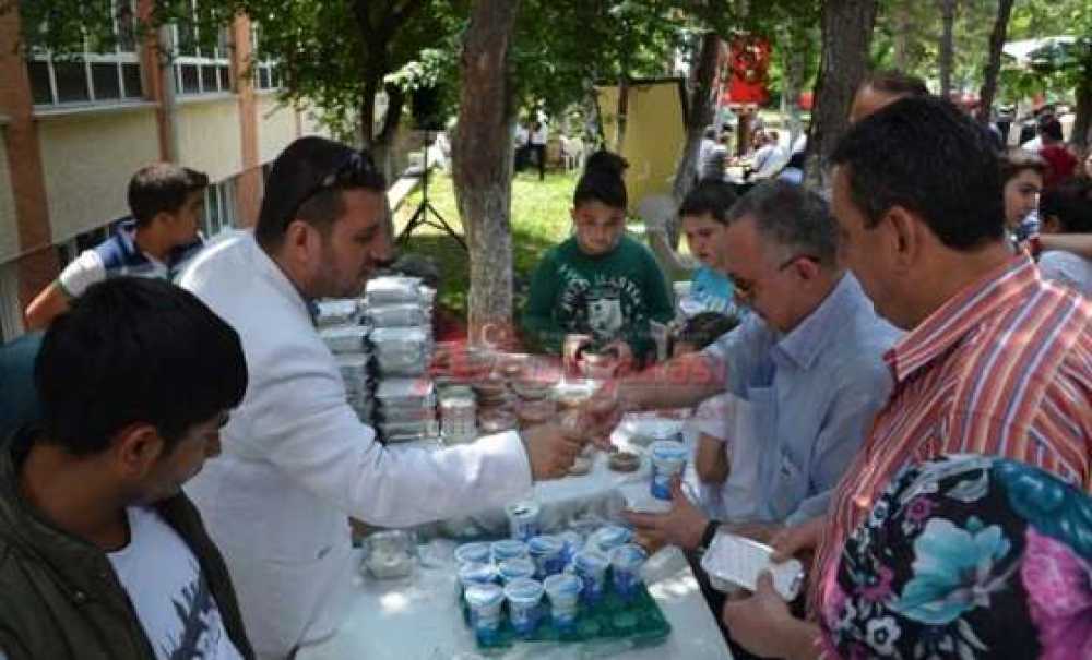 Meslek Lisesi'nden Pilav Günü