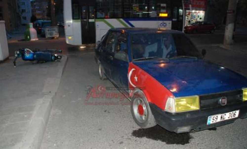 Motosiklet Ile Otomobil Çarpıştı: 1 Yaralı