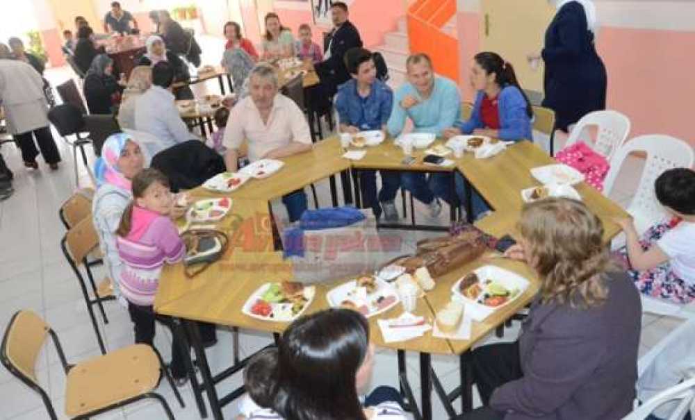 Çorlu Sakatlar Derneği Okulu'ndan Geleneksel Kahvaltı