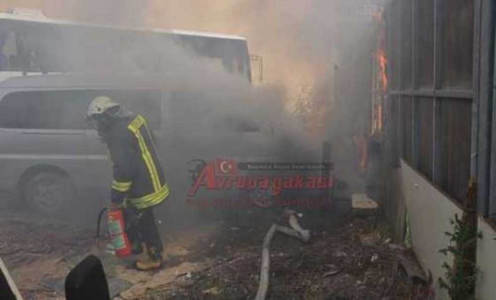 Kamyonet Alev Alev Yandı