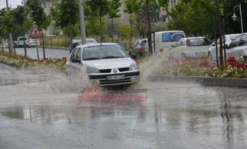 Yağmur Yağdı Böyle Oldu