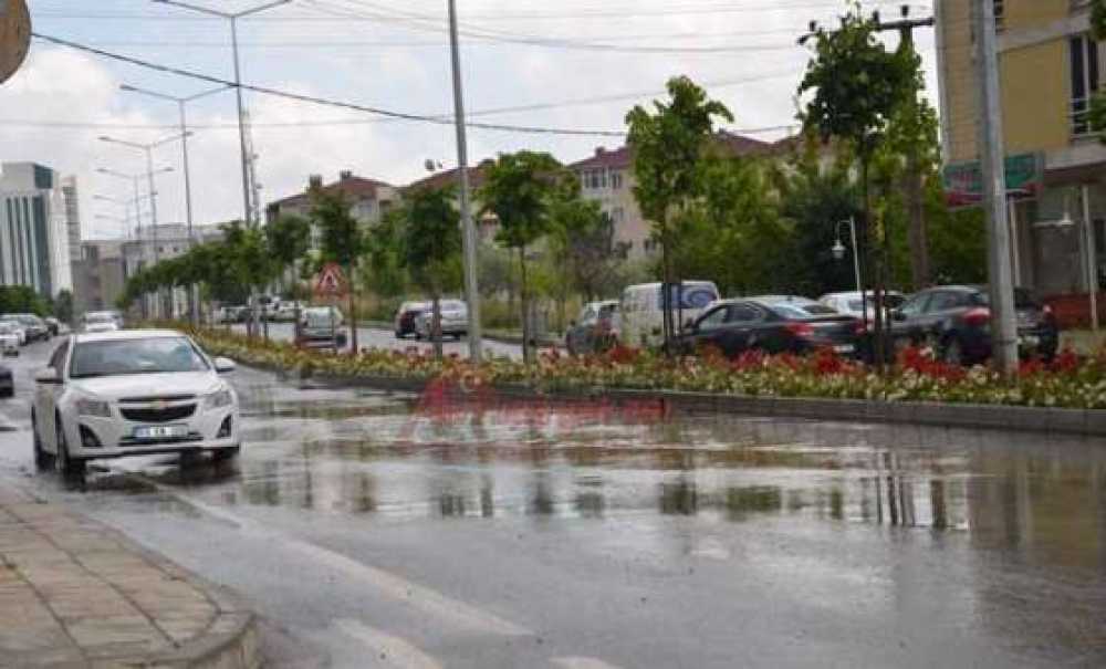 Yağmur Yağdı Böyle Oldu