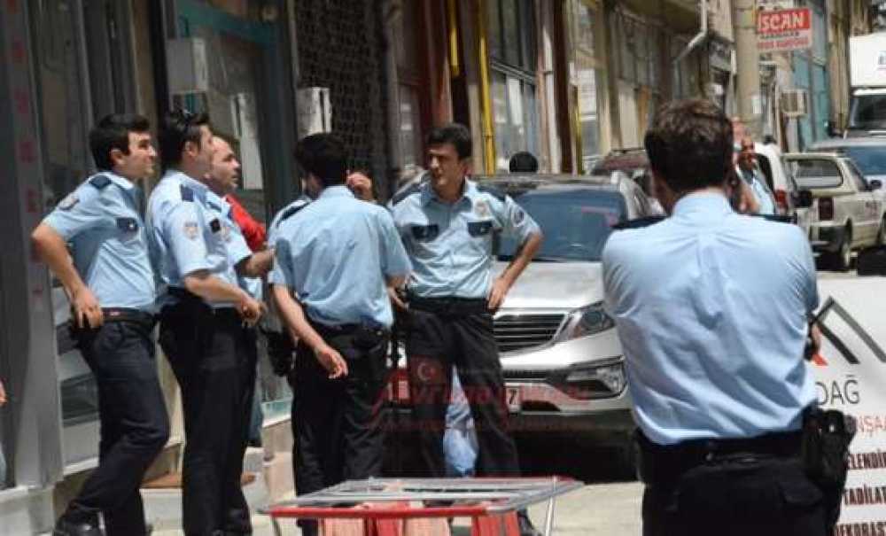 Anne Gözyaşlarını Tutamadı