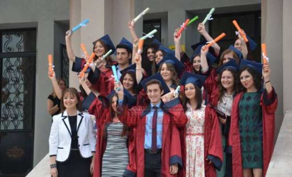 274 Öğrenci Diploma Aldı