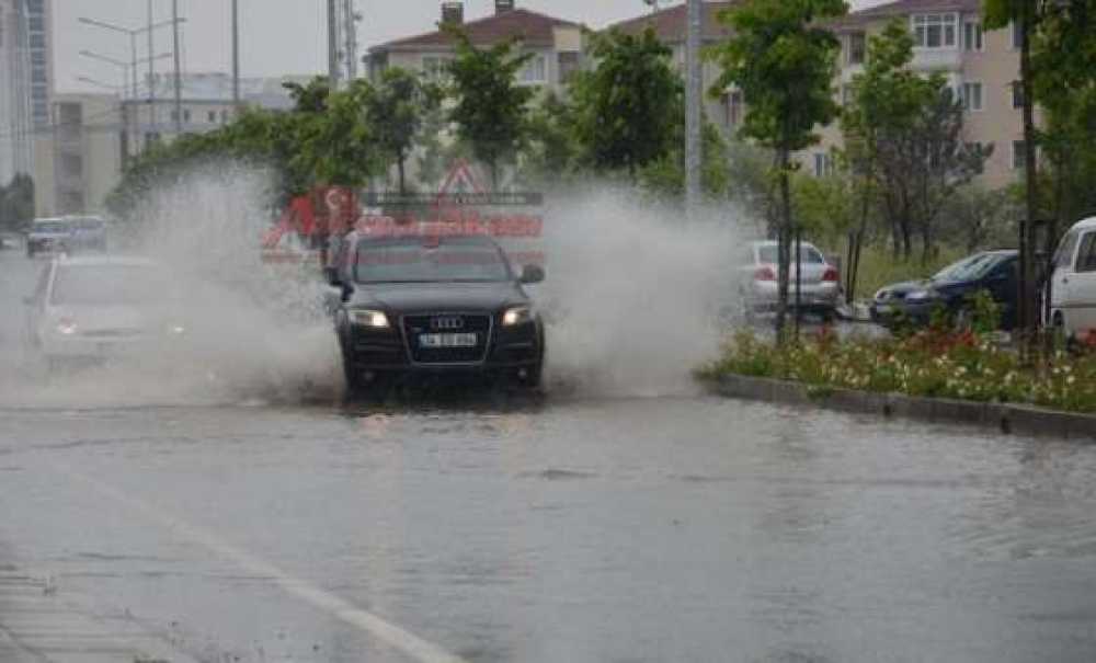 Yağmur Hayatı Felce Uğrattı