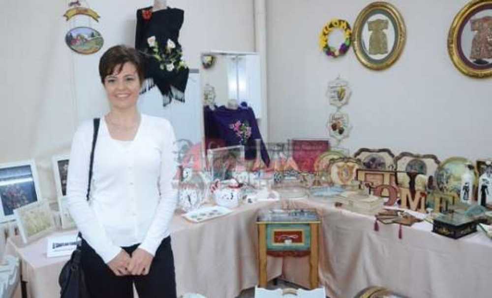 Bir Haftada 3 Sergiye Katıldı