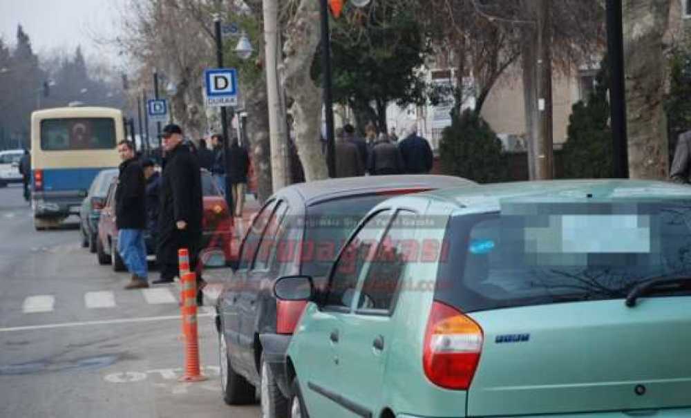 İnternetten Otomobil Satıp Dolandırıldı