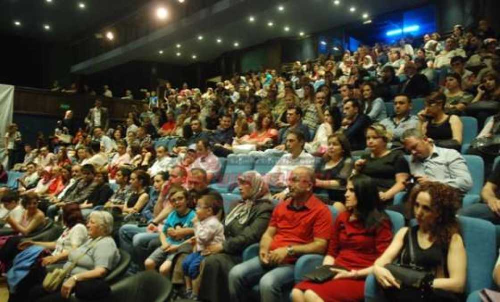 Kırçiçekleri`nden Yılsonu Gösterisi