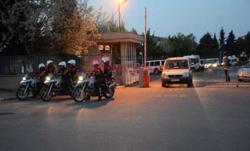 300 Polisle 300 Gramlık Operasyon