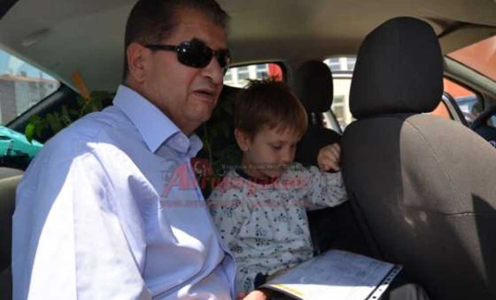 Çorlu Kaymakamı Hulusi Doğan'dan Ameliyatlı Öğrenciye Jest