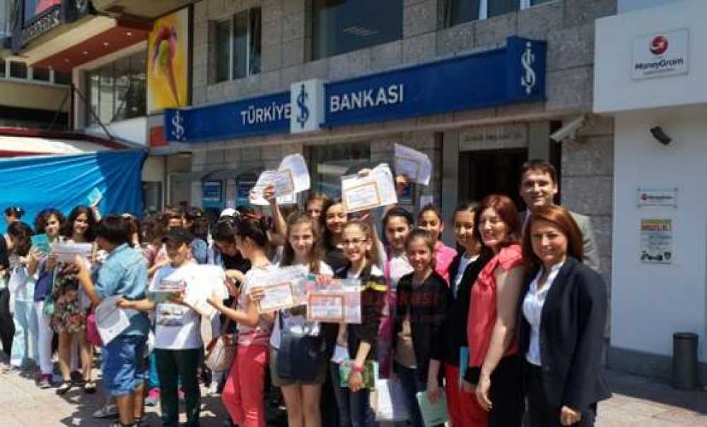 İş Bankası'ndan Karneni Göster Kitabını Al