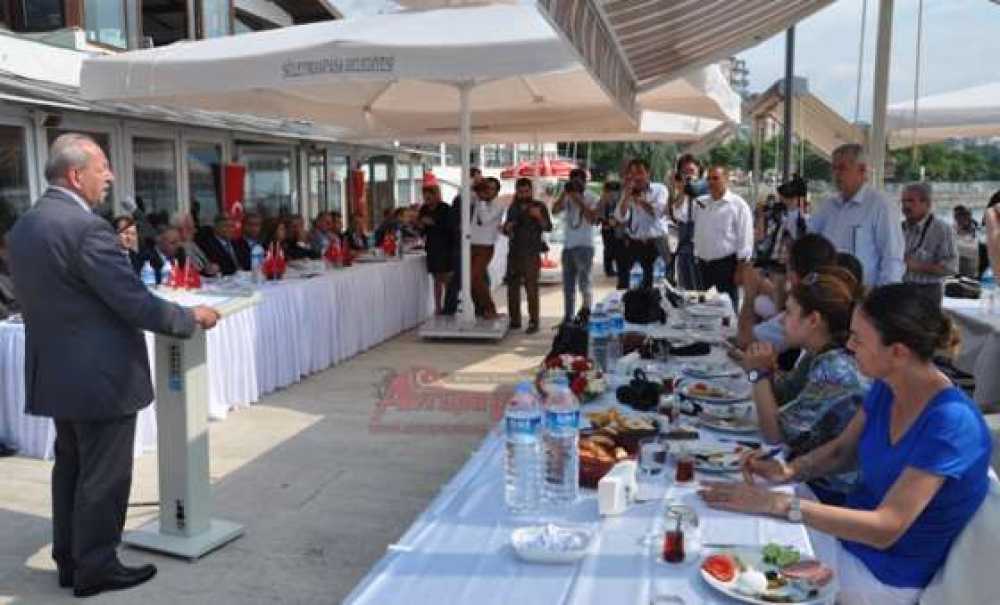 Büyükşehir Başkanı Albayrak Gazetecilerle Bir Araya Geldi