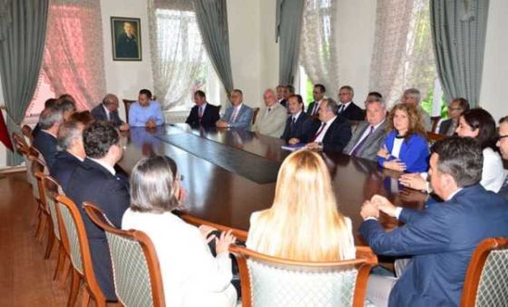 Başkan Albayrak Daire Başkanları Ile Birlikte Vali Yerlikaya`yı Ziyaret Etti