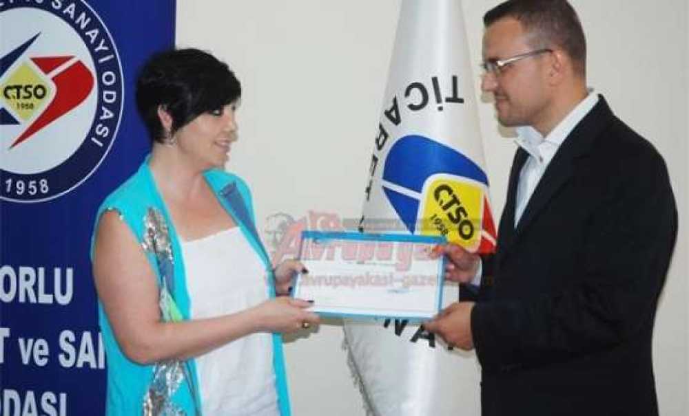 Uygulamalı Girişimcilik Eğitimini Tamamlayanlara Sertifikaları Verildi