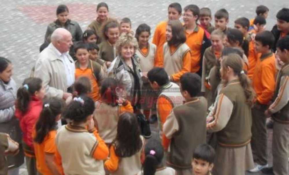 Furtuni Ve İsak Pinhas Ortaokulu Ayın Okulu Projesinde 3. Oldu