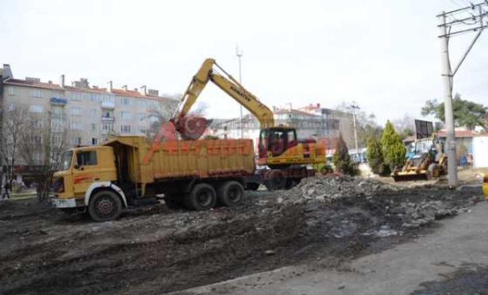 Yıkılan Gs Derneğinde Hafriyat Çalışması
