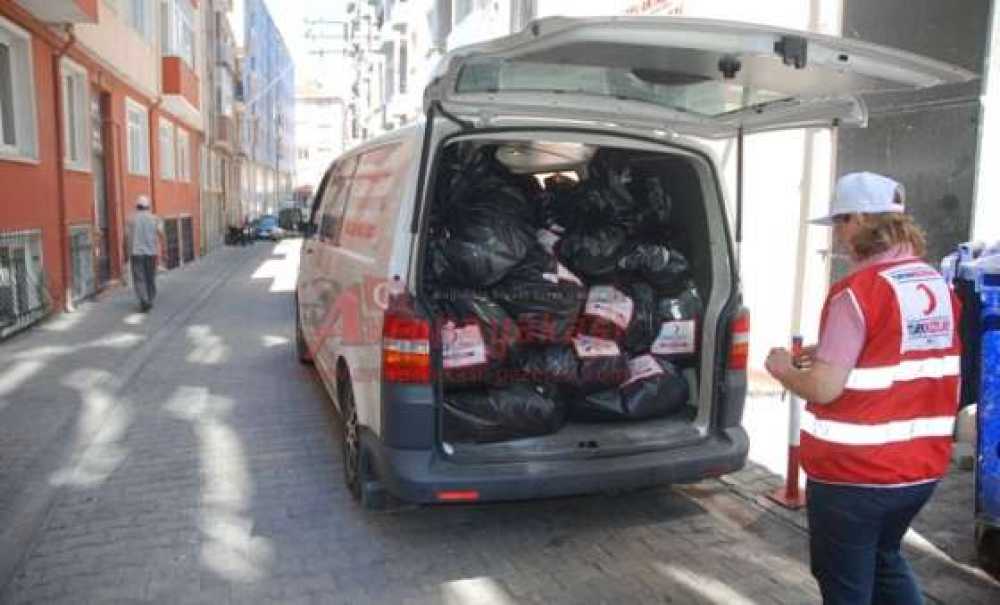 Kızılay Çorlu Şubesi`nden Soma`ya Yardım