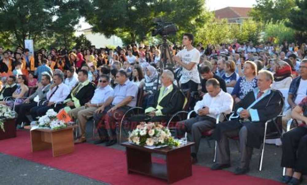 Çorlu Myo'da Mezuniyet Coşkusu
