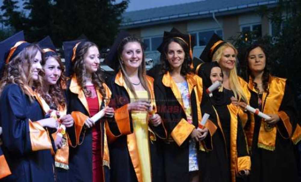 Çorlu Myo'da Mezuniyet Coşkusu