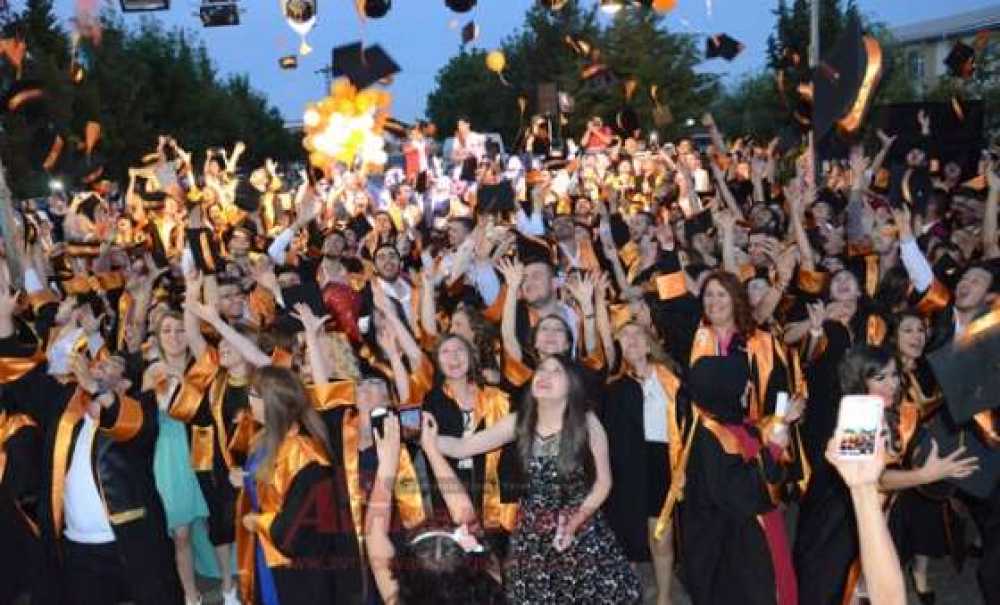 Çorlu Myo'da Mezuniyet Coşkusu