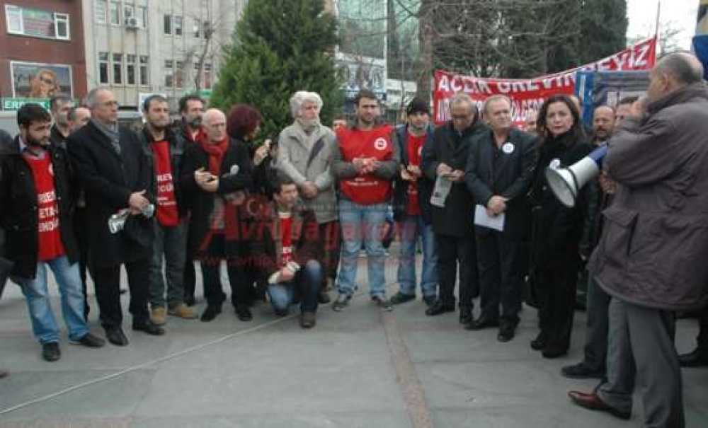 Sanatçılar Girişimi Grevdeki İşçiler İçin Çorlu`ya Geldi